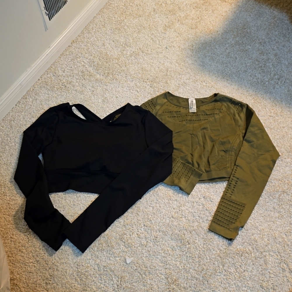 Lot of 2 Crop Athletic Long Sleeve Tops.  Black is LG Green is Med.
